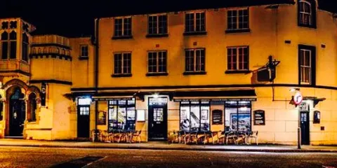 Fouzi's Cafe Bar Pizzeria