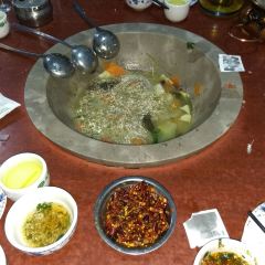 Yaoji Fuxian Lake Signature Stone Pot Fish Restaurant User Photo