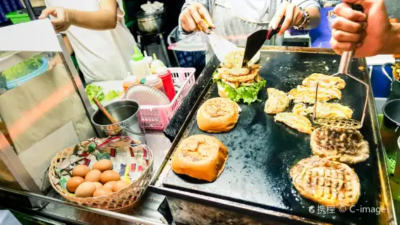 泰國普吉島+查龍寺+普吉鎮+青蛙夜市一日遊