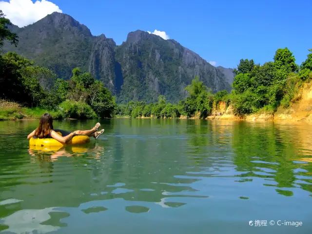 Rafting in Vang Vieng