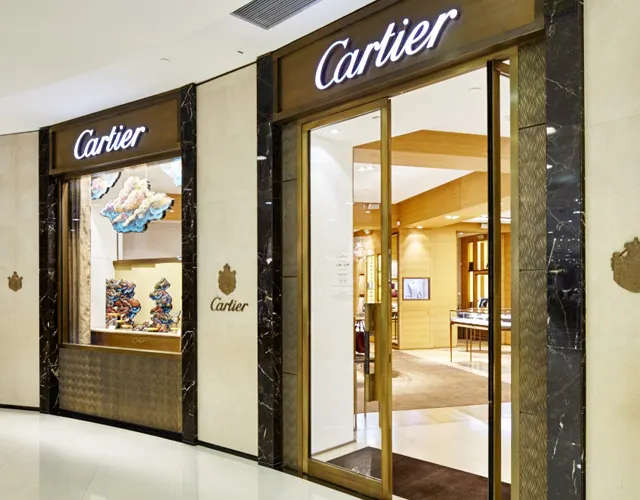 "Cartier(Moscow Kutuzovsky btq., Vremena Goda)"