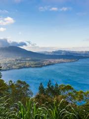 巴杜爾火山湖