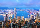香港，沉醉在摩天高樓，也流連於市井街市