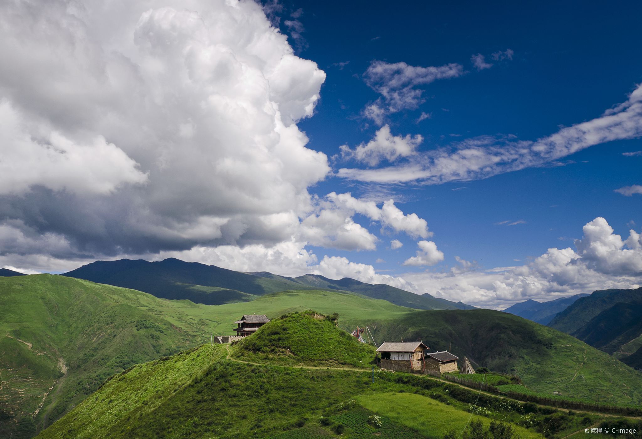 九寨溝風景名勝区ワンデーツアー【松潘駅-九寨溝シャトルバス 小型車 時間選択可】