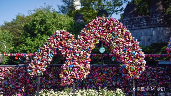 Love Lock Wall of N Seoul Tower