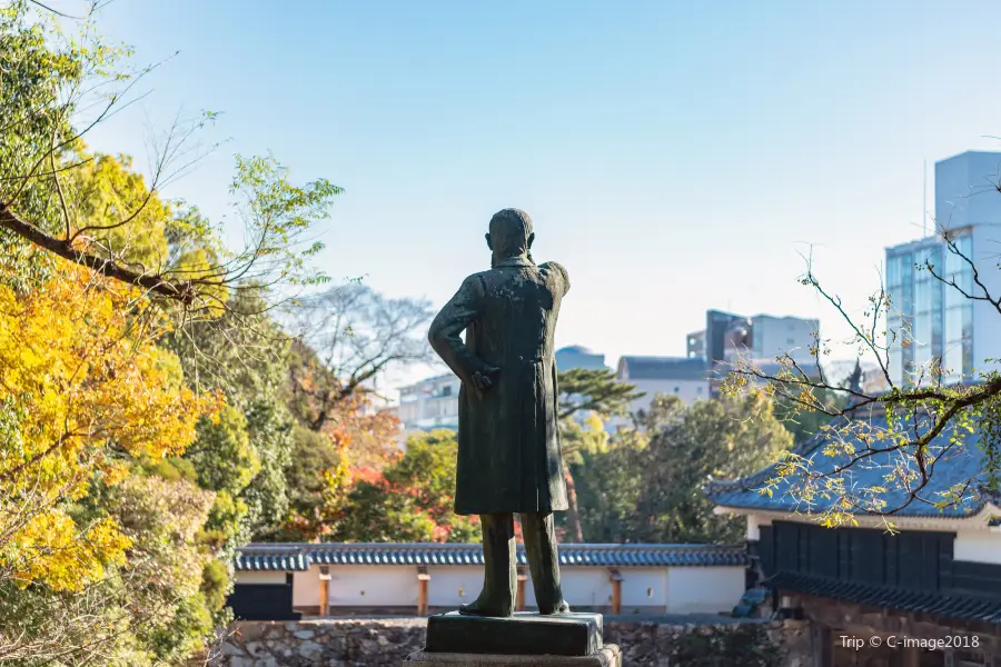 Statue of Taisuke Itagaki