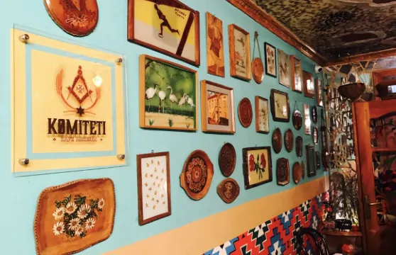 Komiteti - Kafe Muzeum