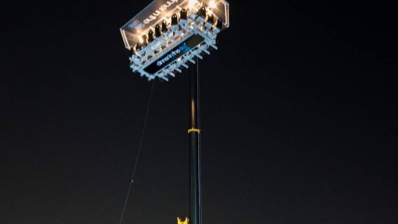 Dubai Food and Beverages Dinner in the sky United Arab Emirates Internet celebrity Dubai aerial crane lunch dinner Dubai restaurant