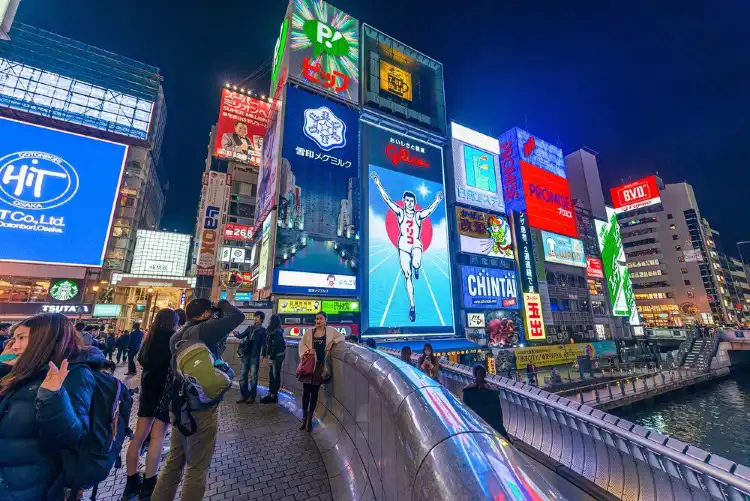 Hotel dekat Glico Man Sign