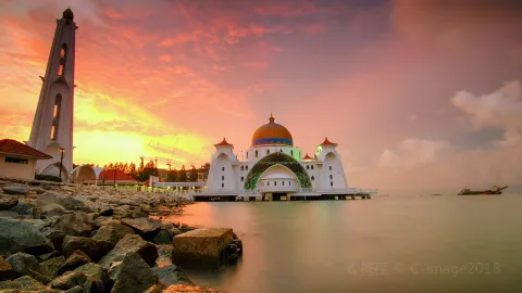 Masjid Selat Melaka attraction in Melaka