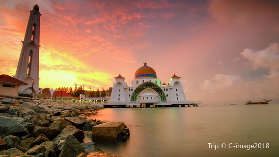 Masjid Selat Melaka
