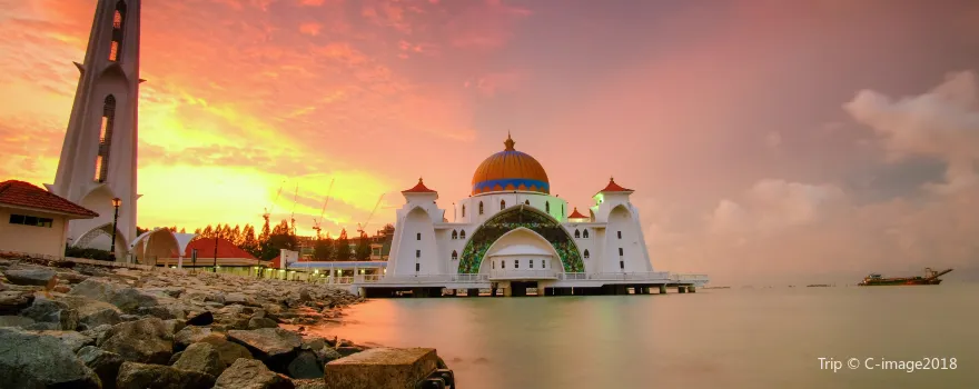 Masjid Selat Melaka