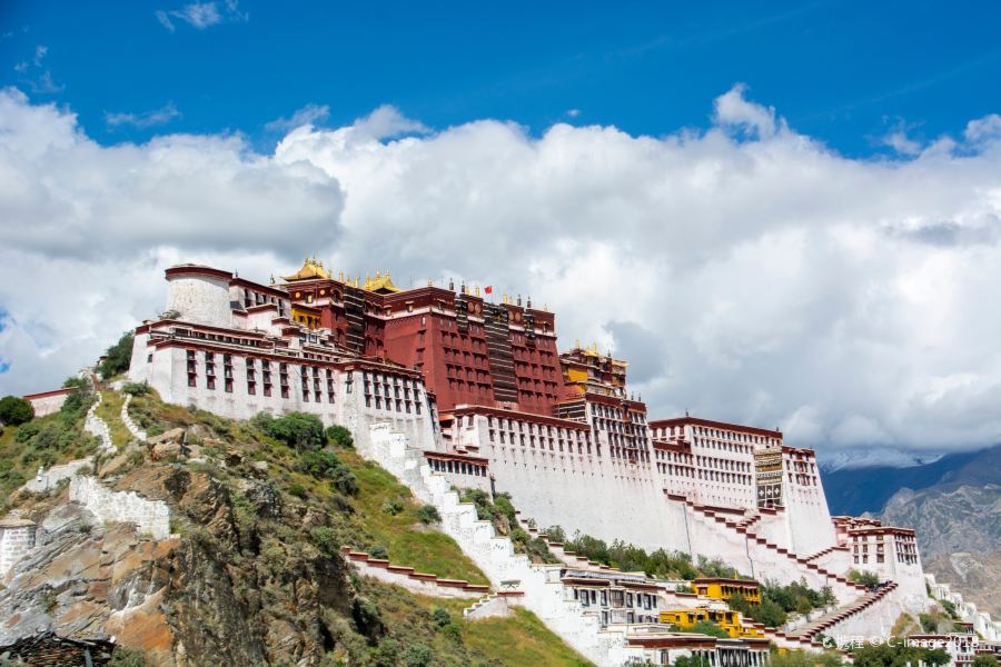 Kunming to Lhasa Flights