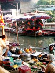 Kwan-Riam Floating Market