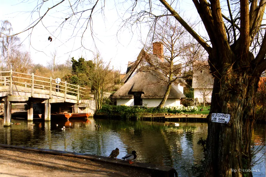 Flatford: Bridge Cottage