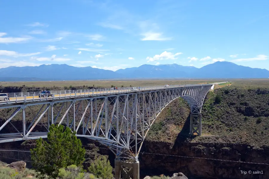 格蘭德河峽大橋