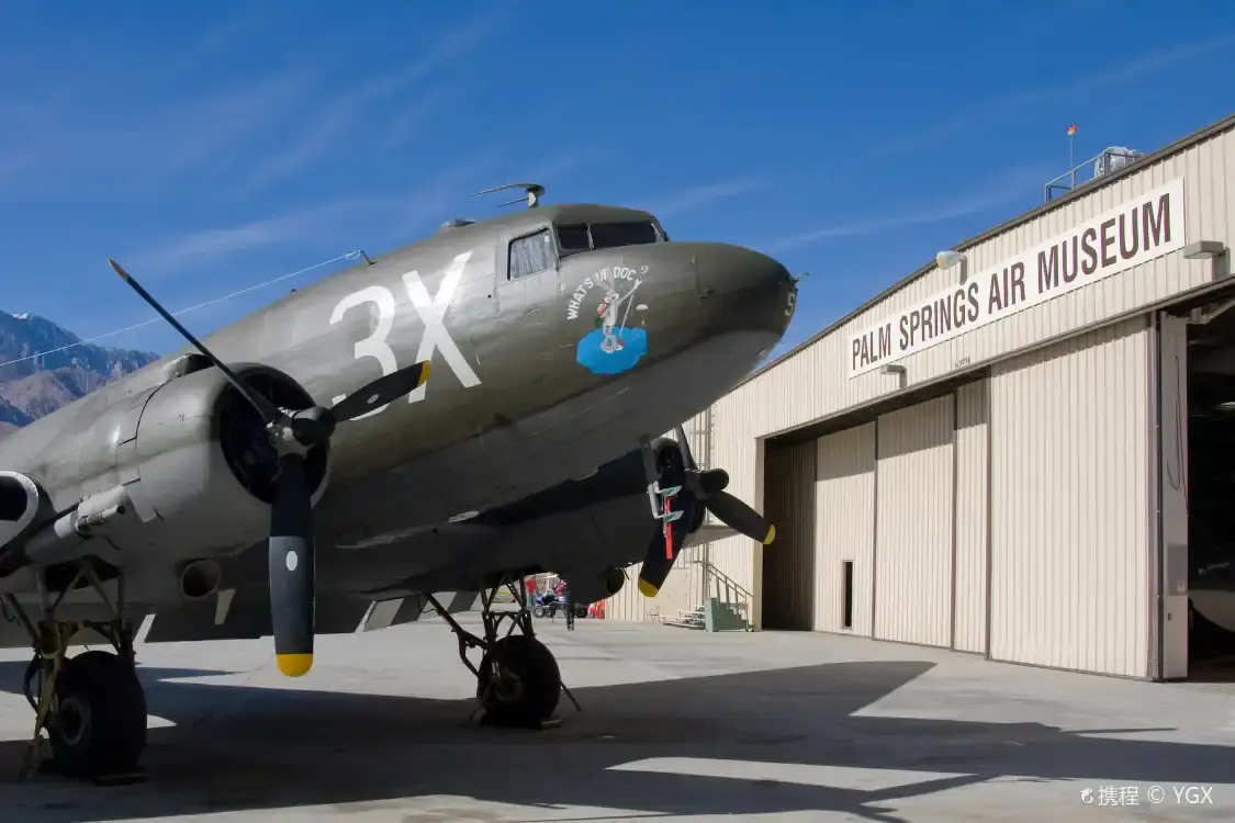 Hotels near Palm Springs Air Museum