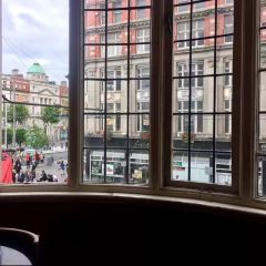 The Oval Bar User Photo