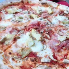 Julius Pizzeria User Photo