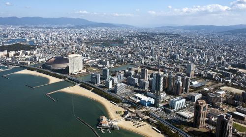 Momochi Seaside Park