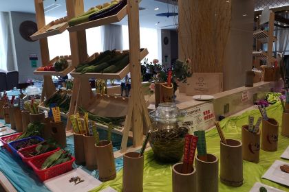 LANG SHAN HONG JI HUA TIAN DA JIU DIAN CAN YIN BU