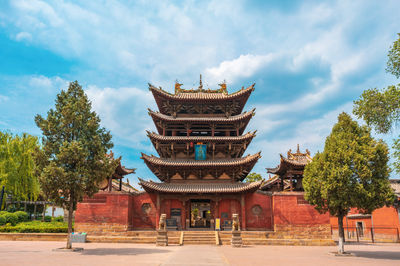The Five-Phoenix Pavilions