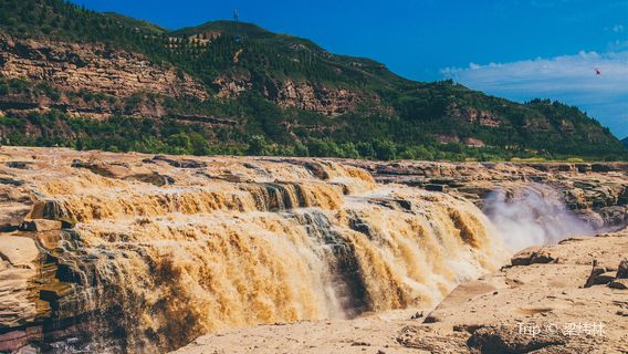 Hukou Waterfall in Shaanxi, Featured on the 50-Yuan Banknote