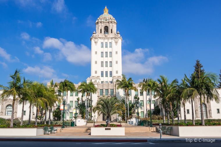 Here's Why You Should Visit Beverly Hills in 2022