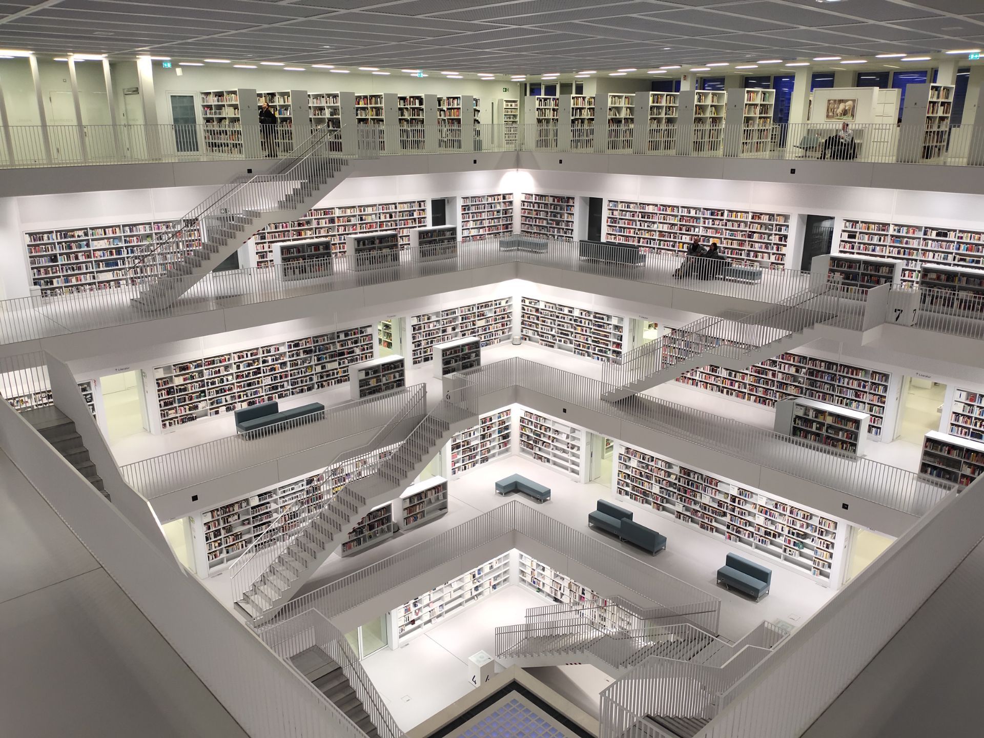 シュトゥットガルト シュトゥットガルト公共図書館 評判 案内 トリップドットコム シュトゥットガルト シュトゥットガルト公共図書館 評判 案内 トリップドットコム