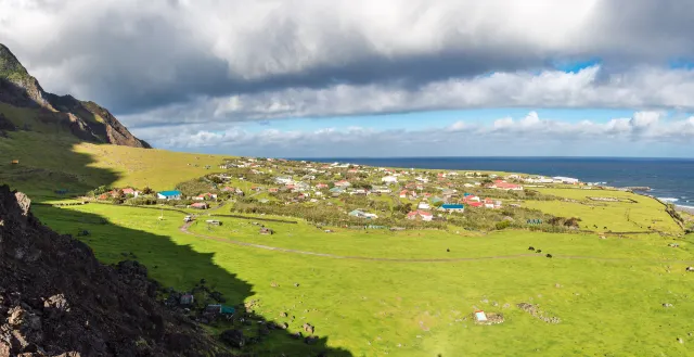 Edinburgh of Seven Seas: Welcome to The remotest Island