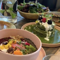 Locals Grand Cafe 여행 사진