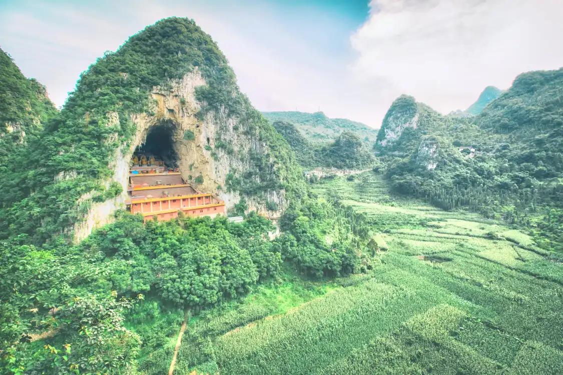 Hotels near Yixing Wanfo Temple