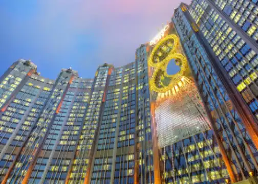 Golden Reel Figure-8 Ferris Wheel