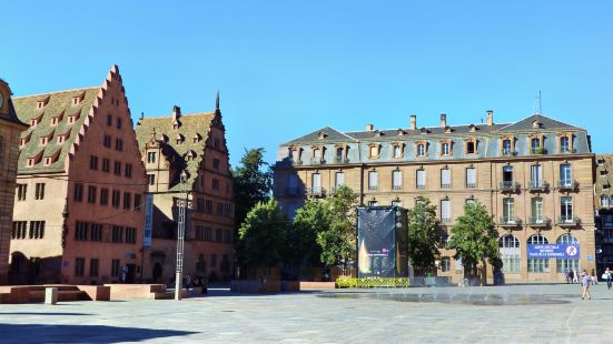 Place du Château