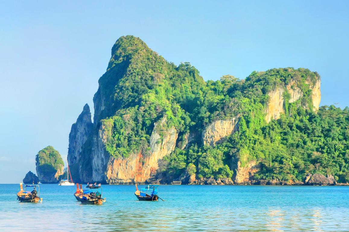 Loh Lana Bay