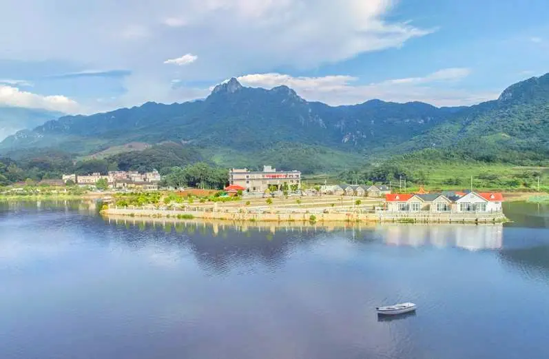 Yapotian Baishui Village Natural Eco-tourism Resort