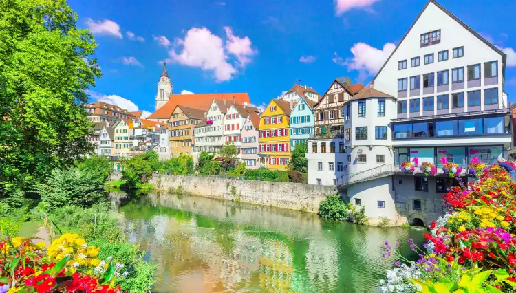 Hotels near Homentubingen