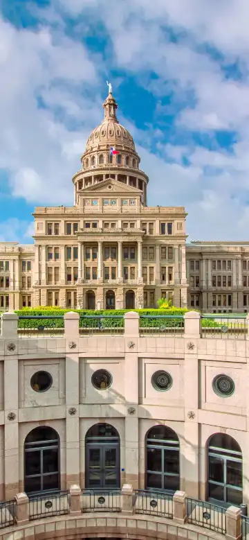 Hotels near Texas Capitol