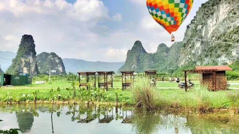 Letianyou Hot Air Balloon attraction in 잉더