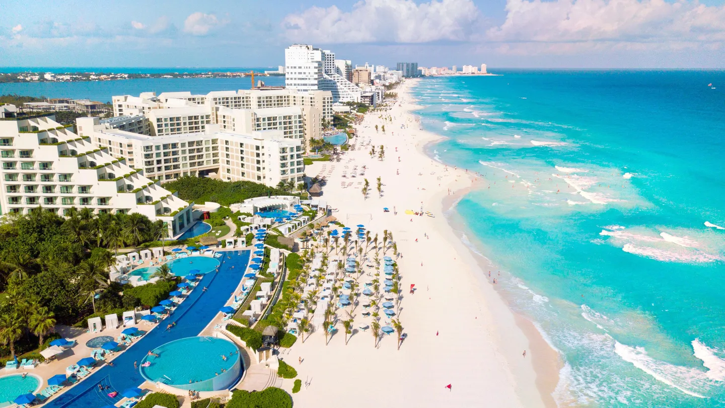 1_Cancun Beach