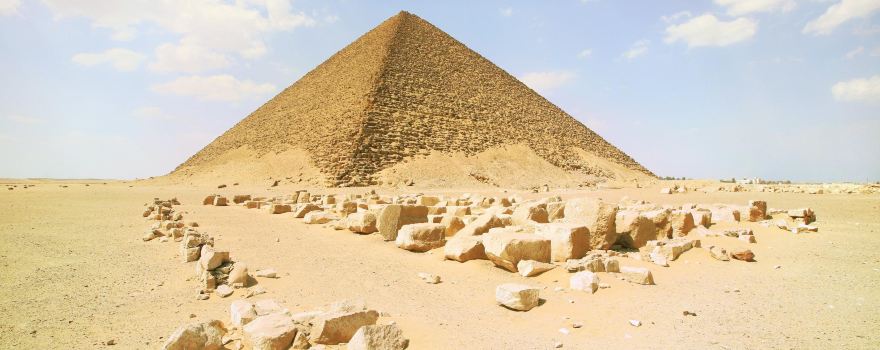 Pyramide rouge