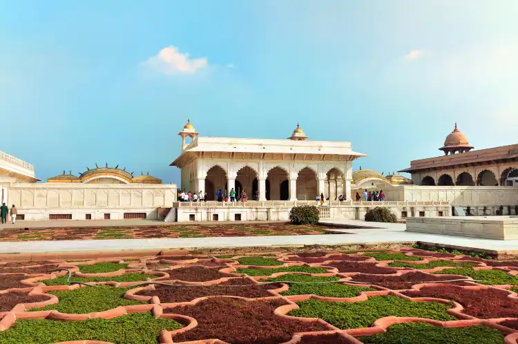 Hotels near Anguri Bagh