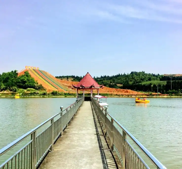 Отели рядом с достопримечательностью «Henghui Ecological Sightseeing Park»