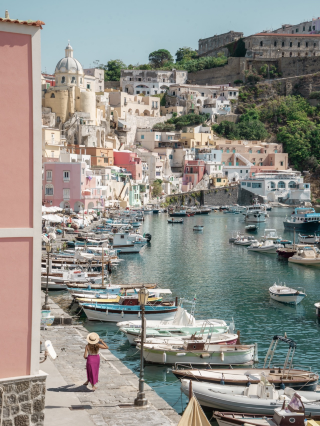 
One of the most colorful Island in the world: Procida ❤️
A small island in front of Naples, made famous by the famous film Il Postino.
I wanted to have one of those colorful houses and to be able to wake up every day with the sound of the boats of the fishermen arriving at the port accompanied by seagulls.
What to see on 24 hours?
1) Marina Grande (where you can get there by ferry from Naples).
2) Palazzo d'Avalos and Terra Murata (for an incredible view from above).
3) Marina della Corricella (pictured and absolutely the most suggestive place to stay).
4) the beach of Chiaia (if you decide to have lunch here there are boats that make free shuttle service from the Marina di Coricella).
All absolutely feasible on foot!
And have you ever been to Procida? #awesomepic #couplestrip  #italy #Procida