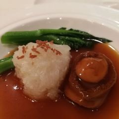 ZI YAT HEEN User Photo