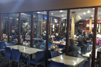 12 Rocks Beach Bar Cafe