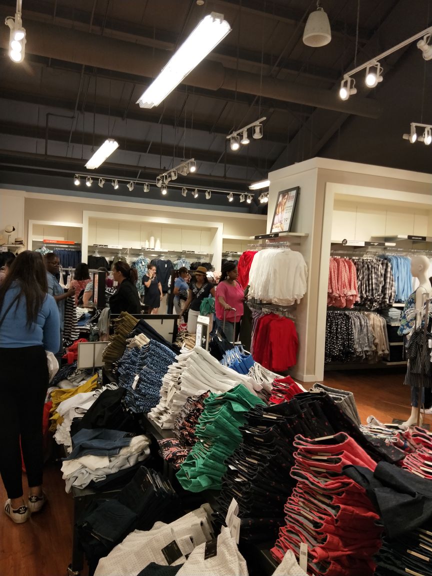 ニューヨーク Banana Republic Outlet 評判 案内 トリップドットコム