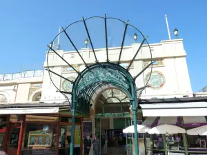 Le Café De Paris