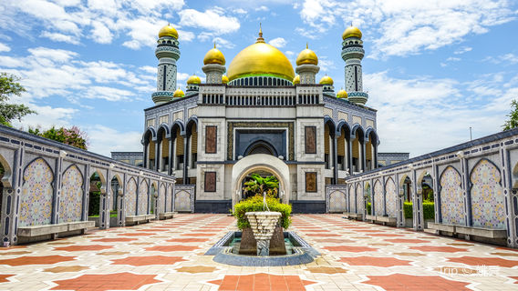 Jame' Asr Hassanil Bolkiah Mosque
