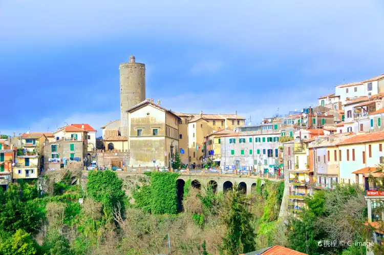 Hotels near Kasa Linda